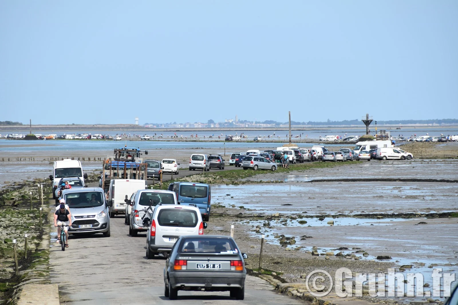 A la peche a pied ! en voiture !